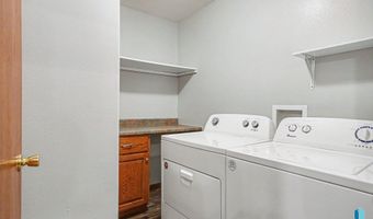 412 N 9th Ave, Brandon, SD 57005