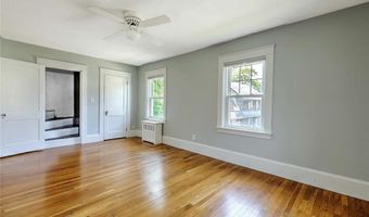 4 Harlem St, East Providence, RI 02916