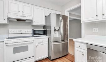4210 Pepperidge Dr, Charlotte, NC 28226