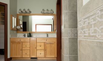 10671 Geist Ridge Ct, Fishers, IN 46040