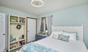 1002 SE 8th St, Ankeny, IA 50021