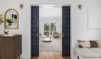 104 Second St, Newport, RI 02840