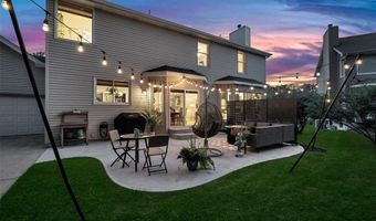 1716 Timber Ridge Estates Dr, Ballwin, MO 63011