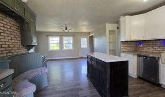 208 Riggs St, Athens, TN 37303