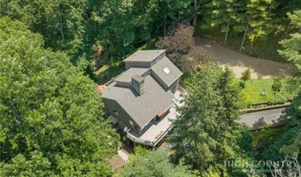 221 White Oak Trl, Banner Elk, NC 28604