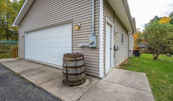 1724 Middle Pt, Alger, MI 48610
