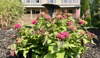 8 Pine Hill Dr, Belfast, ME 04915