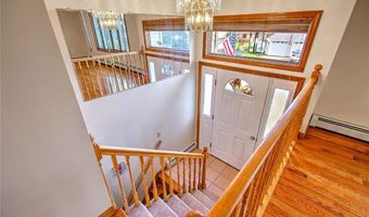 1 Pat Dr, Lincoln, RI 02865