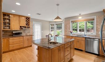 3 Owen Ln, Amherst, NH 03031