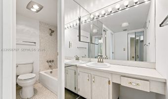 3401 N Country Club Dr 804, Aventura, FL 33180