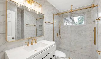 41 Madison Ave, Amityville, NY 11701