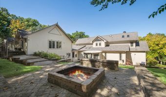 925 N River Rd, Algonquin, IL 60102