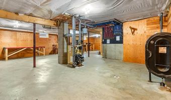 183 Skyline Rd, Bangor, ME 04401