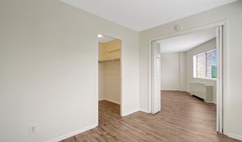 5340 HOLMES RUN Pkwy 516, Alexandria, VA 22304