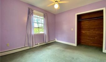 162 Keach Pond Dr, Glocester, RI 02814
