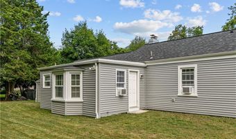 12 Terrace Dr, Bristol, RI 02809
