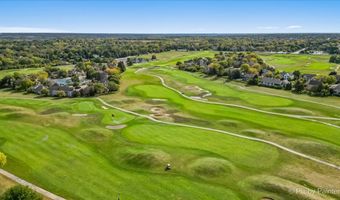 1820 Crofton Dr, Algonquin, IL 60102