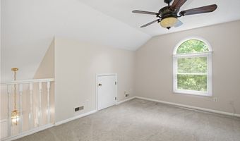 700 Hampton Cir 8, Aurora, OH 44202