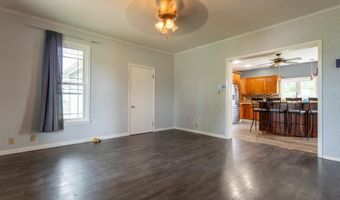 627 NE 6th, Dyersville, IA 52040