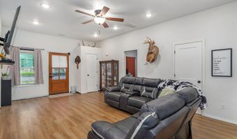 430 S Oak Ave, Aurora, MO 65605