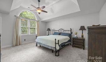 6323 Woodleigh Oaks Dr, Charlotte, NC 28226