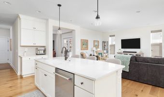 144 COWBIRD St, Lake Frederick, VA 22630