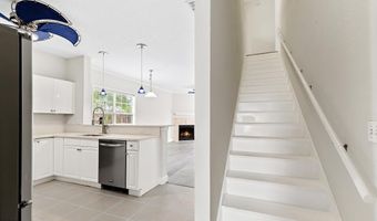 66 W 14TH St, Atlantic Beach, FL 32233