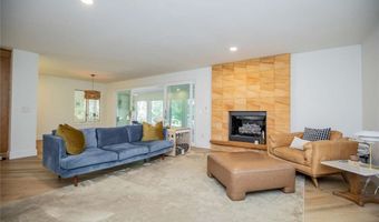 13 Dunedin Dr, Bella Vista, AR 72715