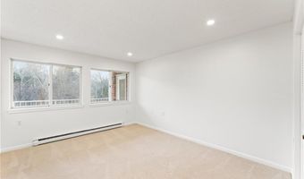 30 Argyle Ave 206, East Providence, RI 02915