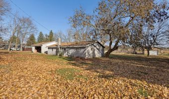 1121 26th St, Allegan, MI 49010