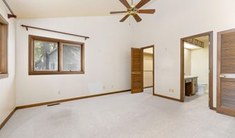 271 N McClellan St 105, Auburn, IN 46706