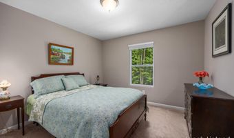 9231 Trafalgar Dr SE, Alto, MI 49302