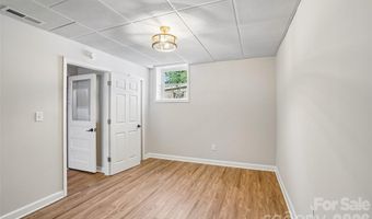 28 Ridgefield Pl, Asheville, NC 28803