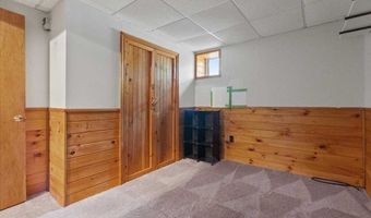 9 Iriquois Dr, Ashburnham, MA 01430