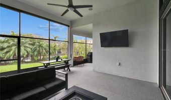 6927 CRESTPOINT Dr, Apollo Beach, FL 33572