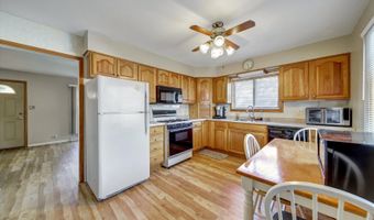 445 S Yale Ave, Addison, IL 60101
