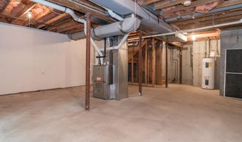 17 Harbor Hill Dr, Bourne, MA 02532