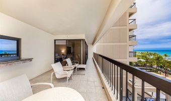 2470 Kalakaua Ave 704, Honolulu, HI 96815
