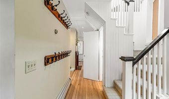 81 Mathewson Rd, Barrington, RI 02806