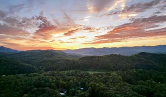 86 Pine Grove Dr, Andrews, NC 28901
