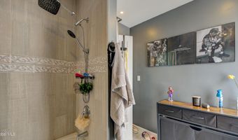 35 Grand St, Amsterdam, NY 12010