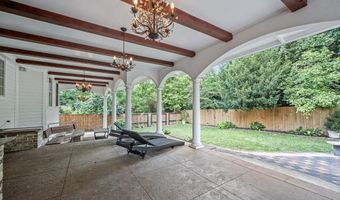 9715 SINGLETON Dr, Bethesda, MD 20817
