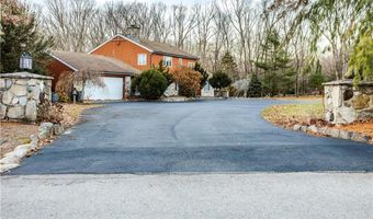 1 Middlebrook Ln, Lincoln, RI 02865