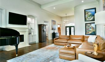 460 Club Dr, Aurora, OH 44202