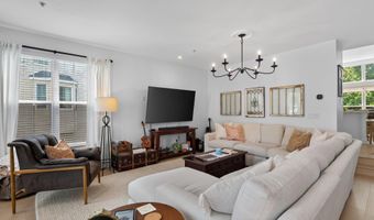 5155 BALLYCASTLE Cir, Alexandria, VA 22315