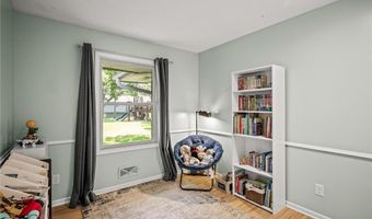 1922 Parkmont Ln, Anoka, MN 55303