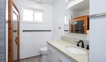 925 Pilialo St (Upstairs), Honolulu, HI 96816