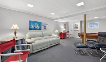 1351 Rusticview Dr, Ballwin, MO 63011
