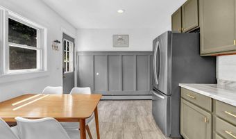 385 Essex St, Bangor, ME 04401