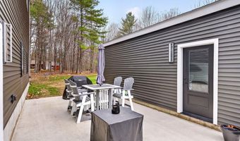 672 Danville Corner Rd, Auburn, ME 04210